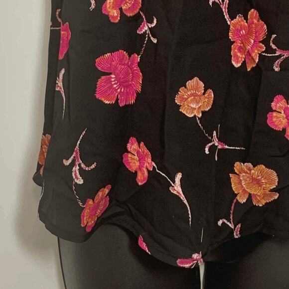 Gorgeous Paper Crane Halter Neck are Upscale Blouse Floral Print Top Sz M - Picture 10 of 11